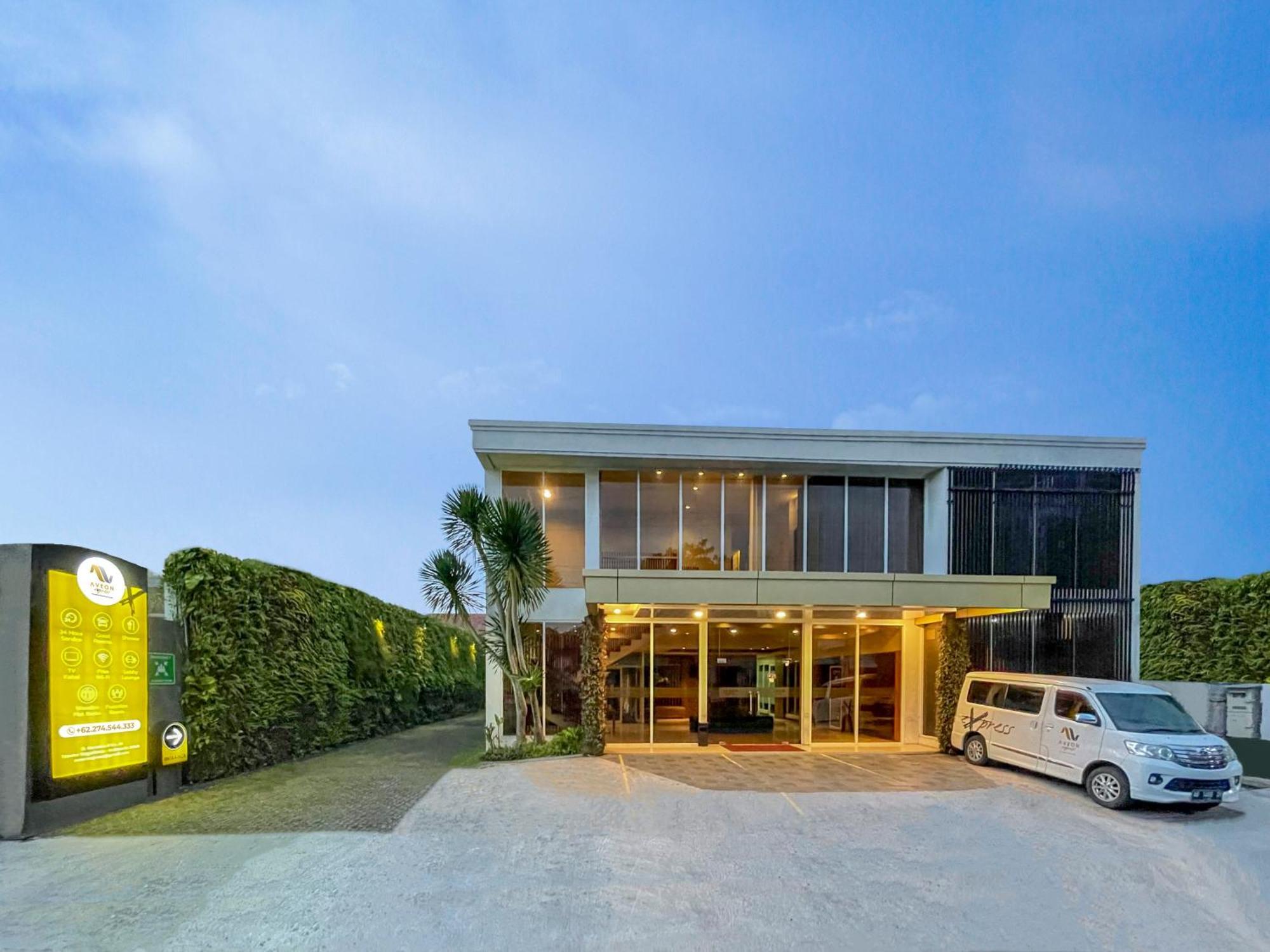Aveon Express Hotel By Daphna International Yogyakarta Extérieur photo