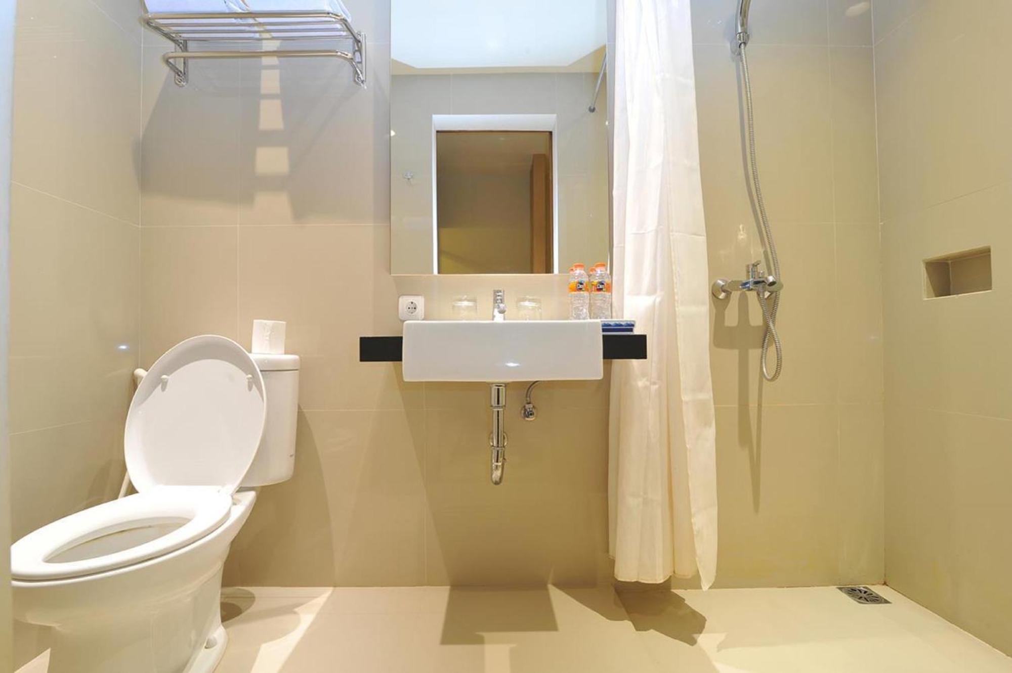 Aveon Express Hotel By Daphna International Yogyakarta Extérieur photo