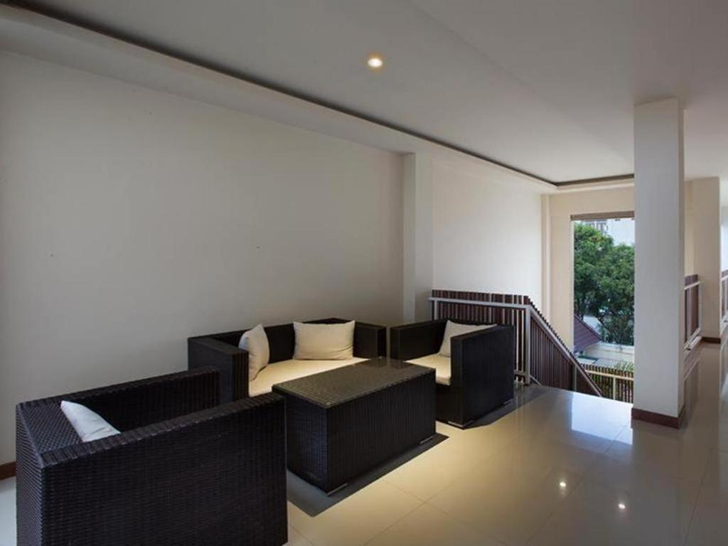 Aveon Express Hotel By Daphna International Yogyakarta Extérieur photo