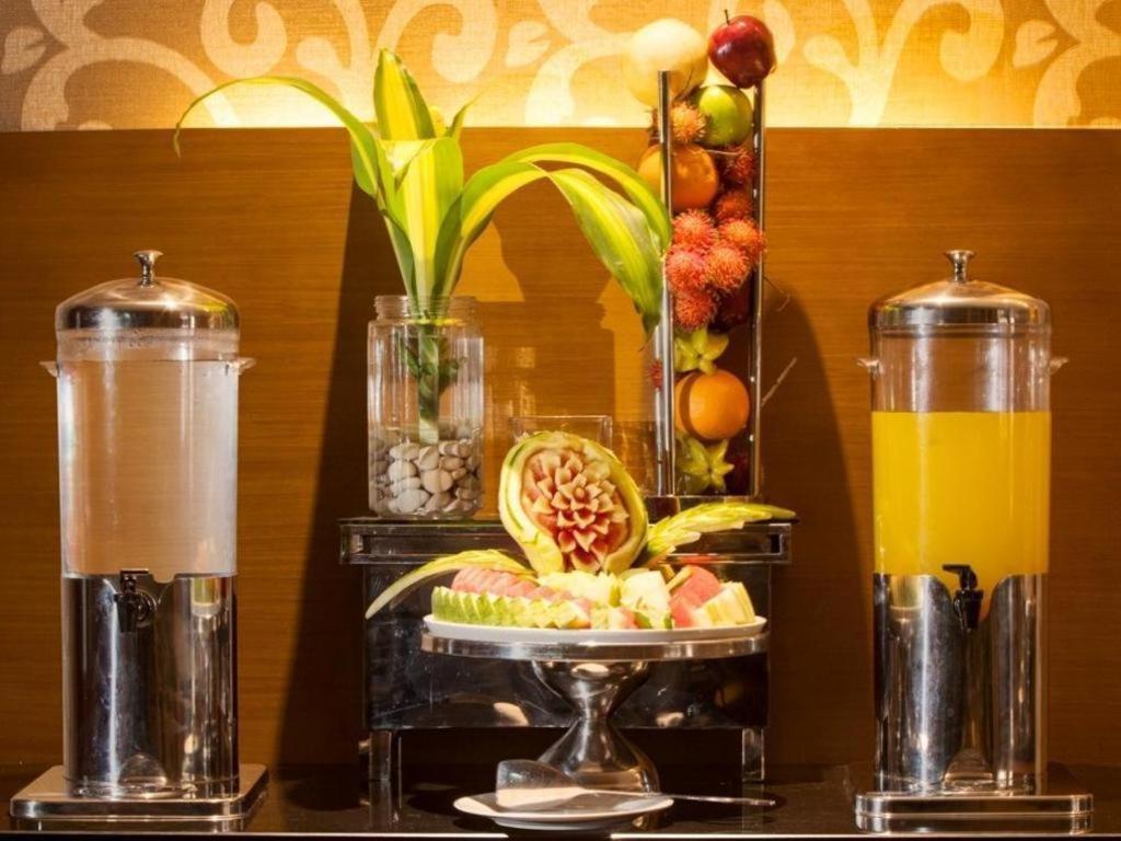 Aveon Express Hotel By Daphna International Yogyakarta Extérieur photo