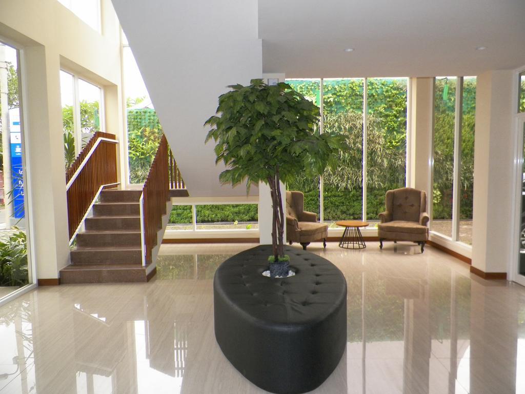 Aveon Express Hotel By Daphna International Yogyakarta Extérieur photo